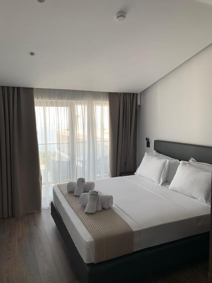 Black Diamond Hotel Dhërmi Екстериор снимка