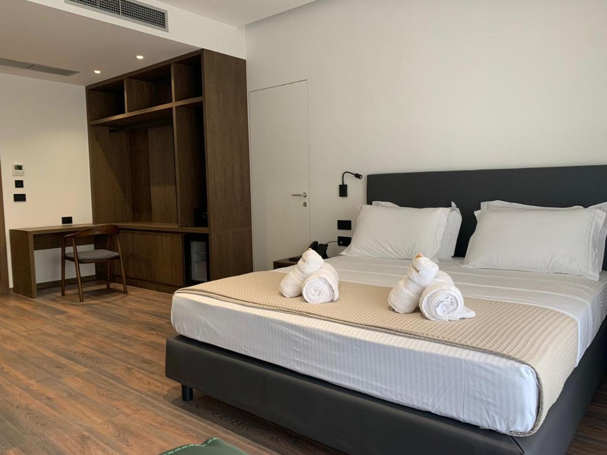 Black Diamond Hotel Dhërmi Екстериор снимка