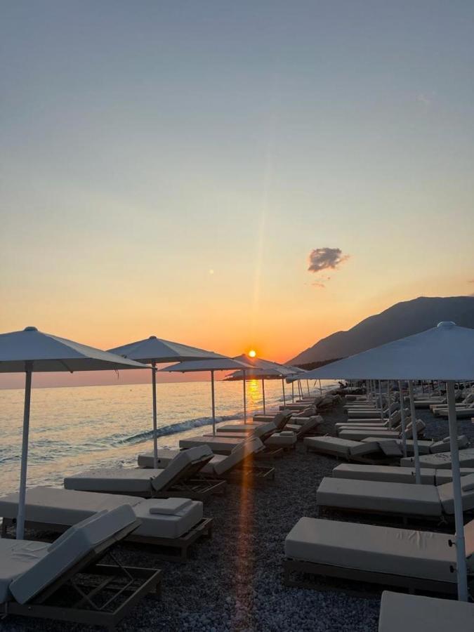 Black Diamond Hotel Dhërmi Екстериор снимка