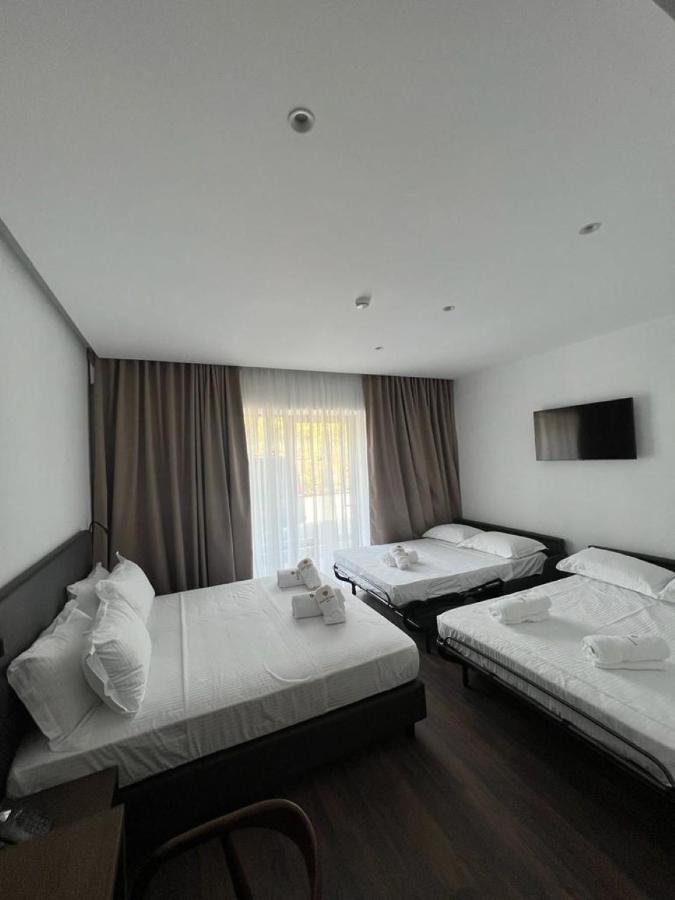 Black Diamond Hotel Dhërmi Екстериор снимка