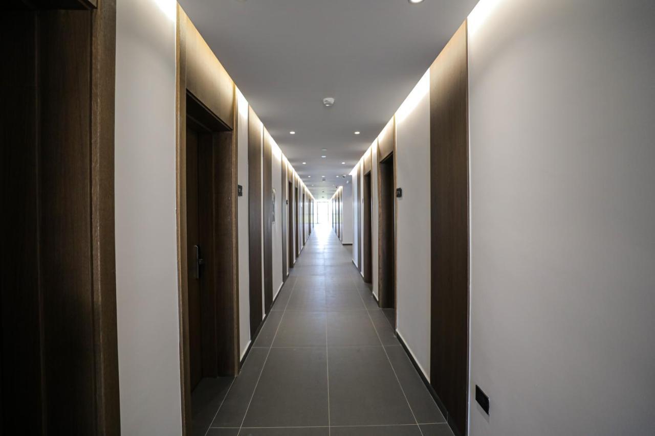 Black Diamond Hotel Dhërmi Екстериор снимка