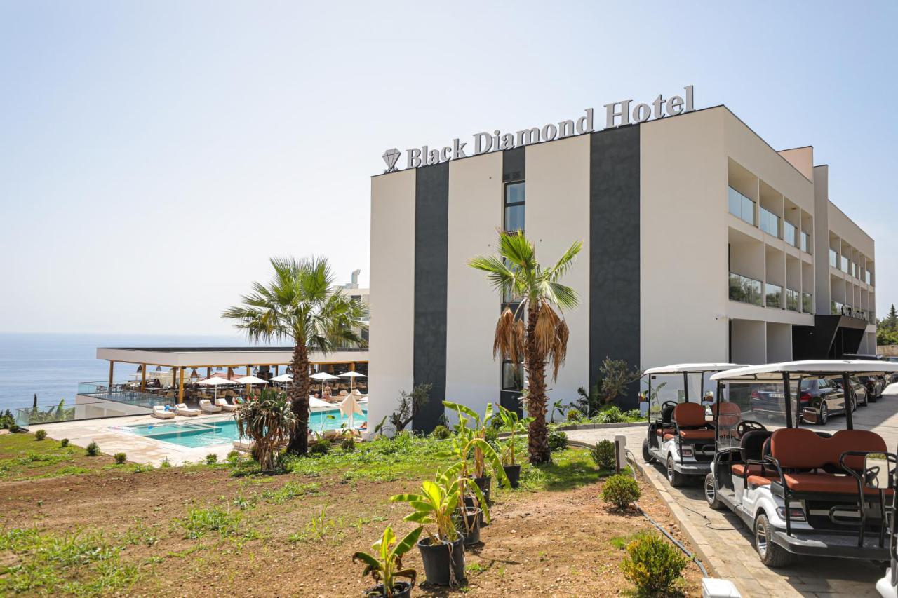 Black Diamond Hotel Dhërmi Екстериор снимка