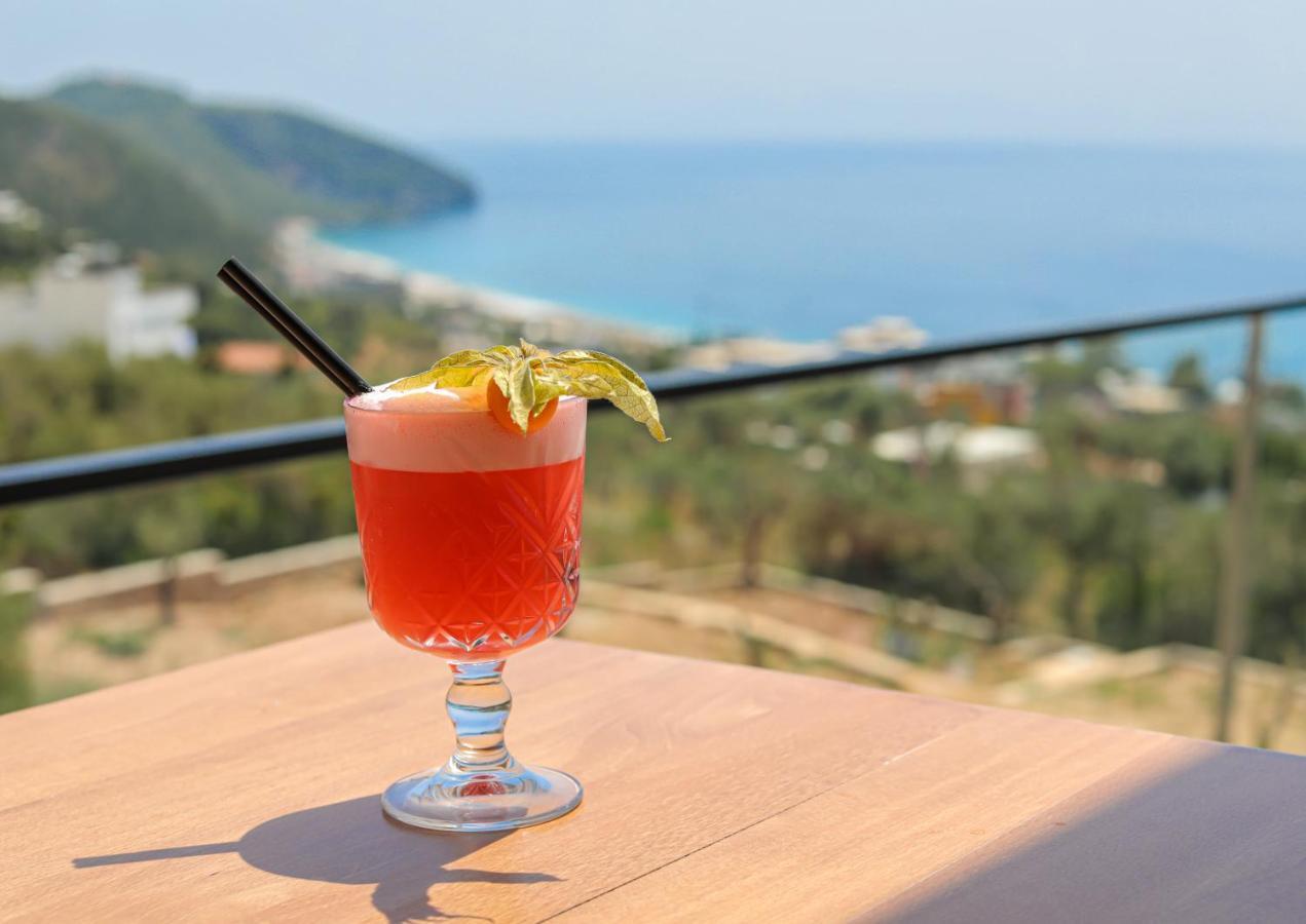 Black Diamond Hotel Dhërmi Екстериор снимка