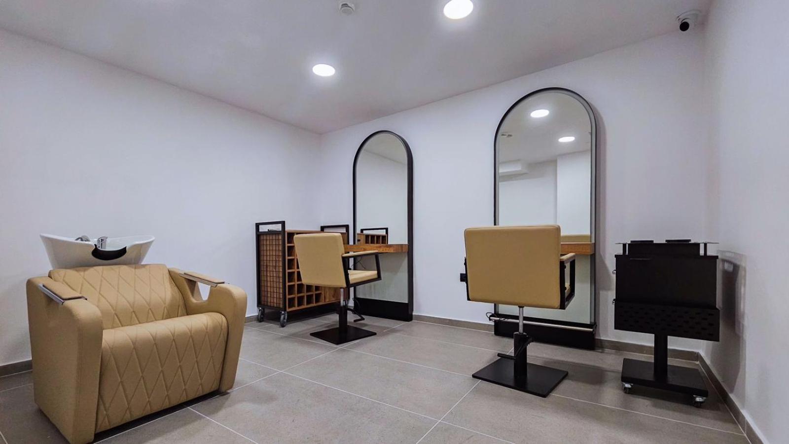 Black Diamond Hotel Dhërmi Екстериор снимка