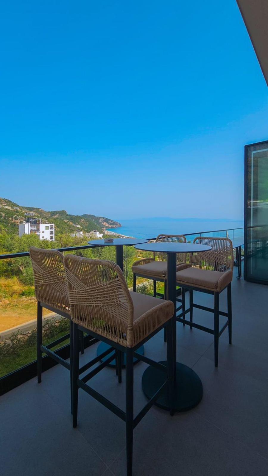 Black Diamond Hotel Dhërmi Екстериор снимка