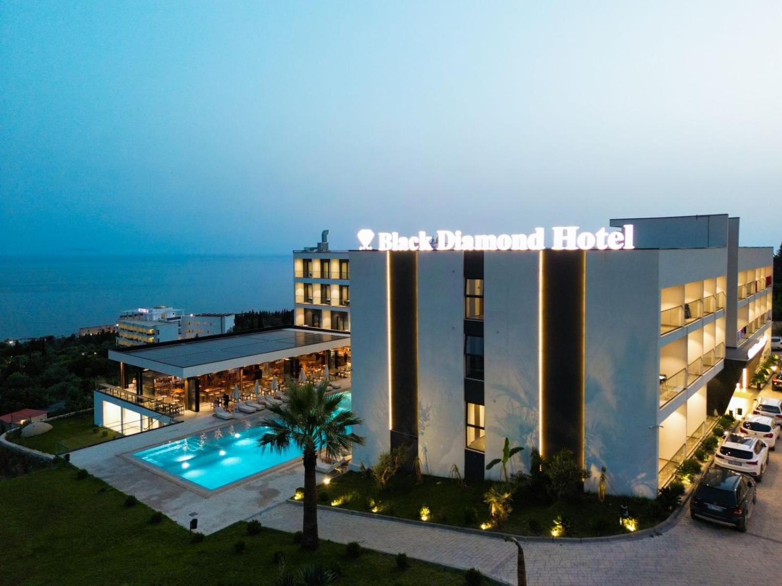 Black Diamond Hotel Dhërmi Екстериор снимка