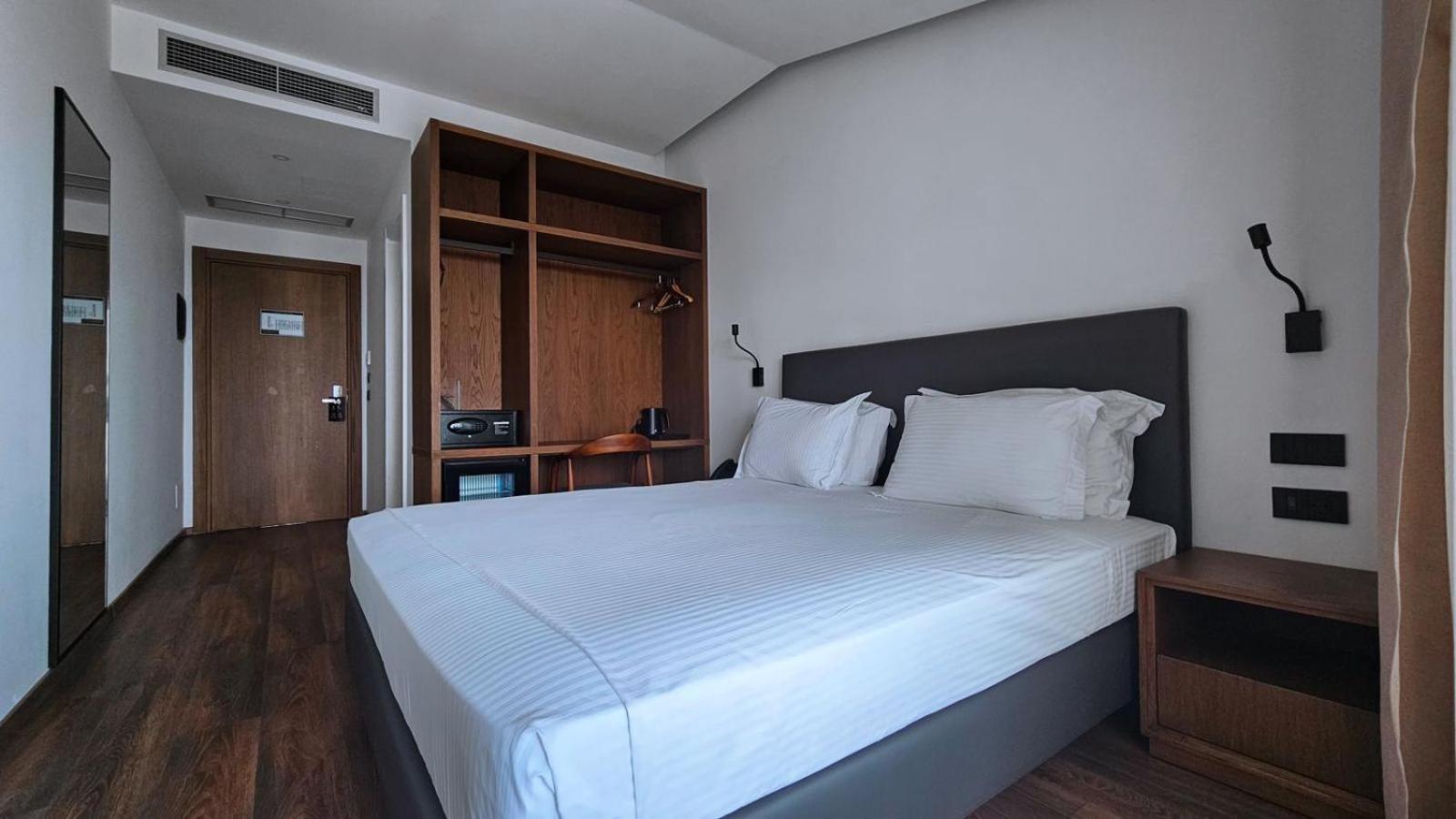 Black Diamond Hotel Dhërmi Екстериор снимка