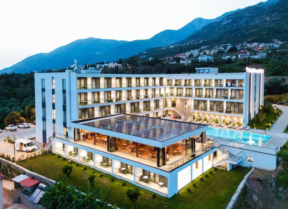 Black Diamond Hotel Dhërmi Екстериор снимка